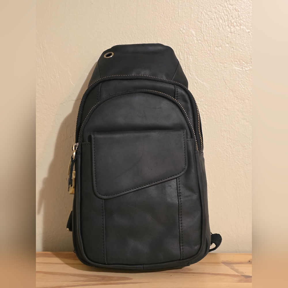 Mens Black XL Leather Sling Bag With Combo Locking Zipper NWOT